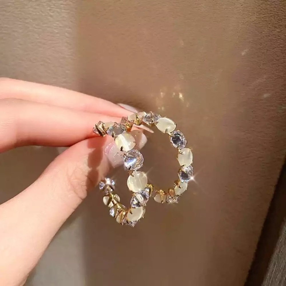 New 18k gold plated Hoop Earrings - Picture 2 of 5